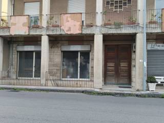 Negozio in vendita a valdina via nazionale, 86