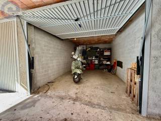 Garage in vendita a imperia via ruvin