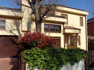 Villa a schiera in in vendita da privato a carpi via austria, 27