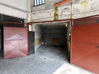 Garage in vendita a saluzzo corso iv novembre, 17a