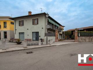 Villa in vendita a cazzago san martino piazza vittorio emanuele ii