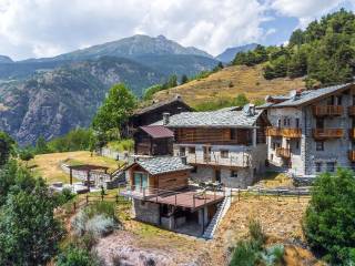 Rustico in vendita ad antey-saint-andré frazione herin, 1a