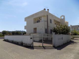 Villa bifamiliare in vendita a ginosa viale dei ciclamini