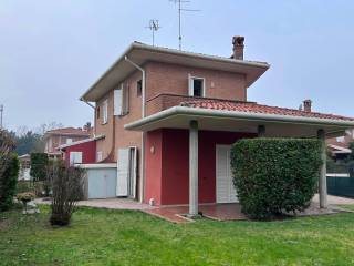 Villa bifamiliare in vendita a comacchio viale europa, 196