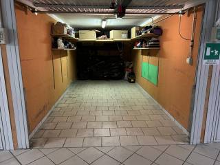 Garage in vendita a loano piazza italia