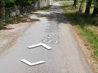 Negozio all'asta a perugia strada della parlesca