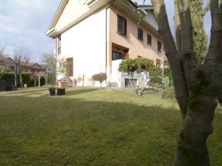 Villa bifamiliare in vendita a rieti via t. formichetti, 35