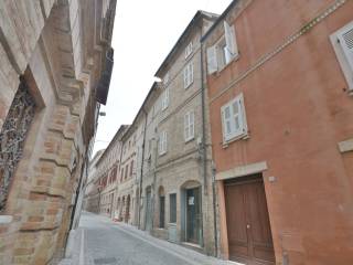 Casa indipendente in vendita a montefano via carradori, 25