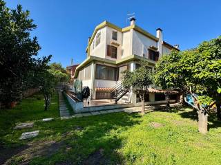 Villa bifamiliare in vendita a cagliari via copenaghen