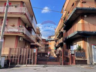 Garage in vendita ad aci catena via vittorio emanuele, 326