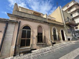 Casa indipendente in vendita a noto via fabrizi