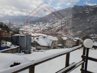 Intero stabile in vendita a castel di sangro via sopra la fontana castel di sangro s.n.c.