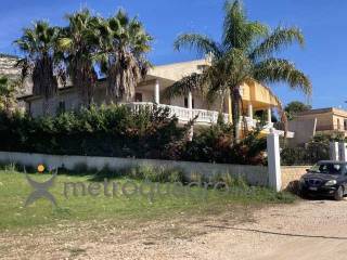 Villa bifamiliare in vendita a sciacca via enrico ghezzi