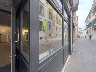 Negozio in affitto a treviso piazza san vito