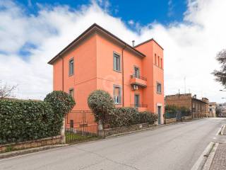 Villa in vendita a civita castellana via don giuseppe morosini