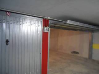 Garage in vendita a reggio nell'emilia viale olimpia, 5