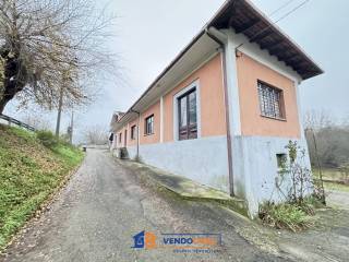 Villa in vendita a nizza monferrato viale dei partigiani, 21