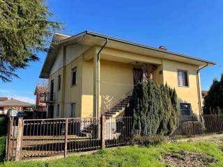 Casa indipendente in vendita a borgo san martino via giuseppe mazzini, 10