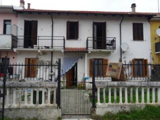 Casa indipendente all'asta a cilavegna corso roma, 15