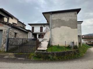 Casa indipendente in vendita ad alatri via delle cinque strade