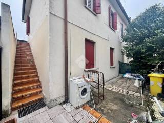 Casa indipendente in vendita a conegliano via immacolata di lourdes