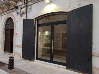 Abbigliamento in in affitto da privato a martina franca corso messapia, 91