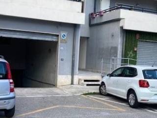 Garage in vendita a crotone via nicola calipari