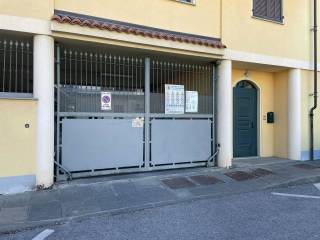 Posto auto in affitto a caraglio via vecchia di cuneo, 3