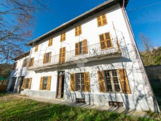 Casa indipendente in vendita a camino via del centro, 17