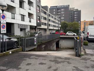 Garage in affitto a bergamo via betty ambiveri, 7