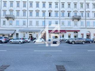 Bar in vendita a trieste piazza della libertà