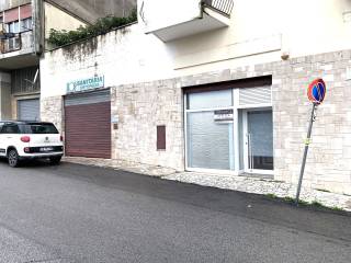 Negozio in affitto ad anagni via onorato capo