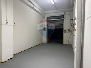 Garage in vendita a genova piazza battelli, 13r