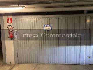 Garage in affitto a brescia via lamarmora