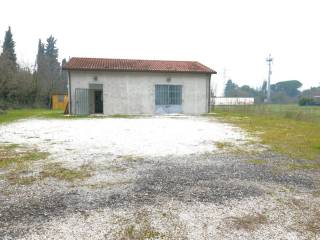 Garage in affitto a forlì via ravegnana, 241