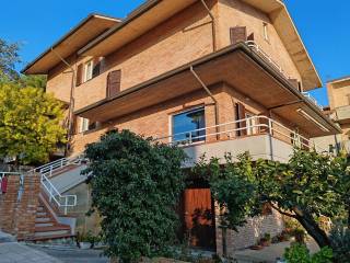 Villa a schiera in in vendita da privato a montemarciano via umbria, 8