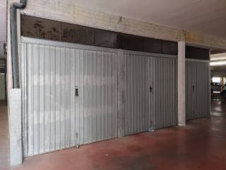 Garage in affitto a roma via luigi pirandello, 31