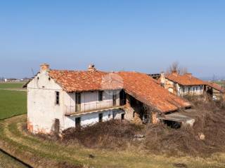 Rustico in vendita a cherasco frazione san giovanni, 91