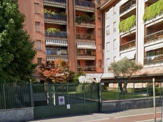 Garage in vendita a milano via vespri siciliani, 58