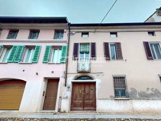 Casa indipendente in vendita a mantova via carlo montanari 32