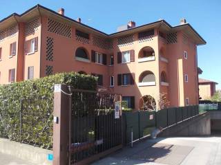 Garage in vendita a inzago via padre reginaldo giuliani , 28