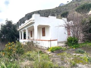 Villa in vendita ad altavilla milicia strada aci capraia