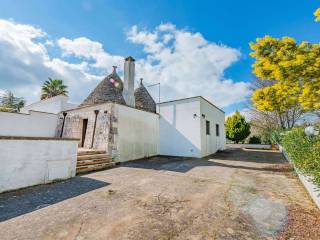 Trullo in vendita a martina franca contrada la grotta