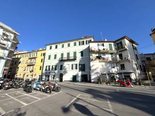 Appartamento in vendita a imperia piazza nino bixio