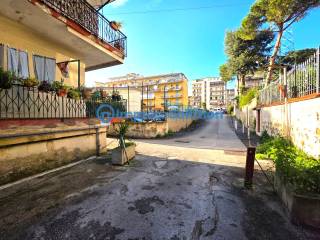 Garage in vendita a napoli via eraclito