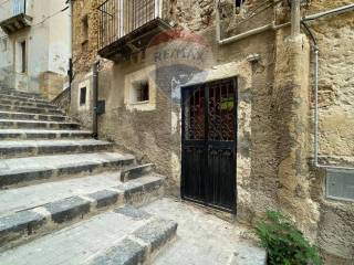 Casa indipendente in vendita a caltagirone via san giuseppe, 22