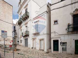 Casa indipendente in vendita a martina franca via calvino, 26-27