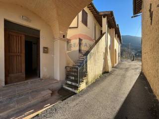 Casa indipendente in vendita a foligno via della valle, 27