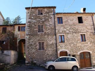 Casa indipendente in in vendita da privato a piobbico via roma, 40