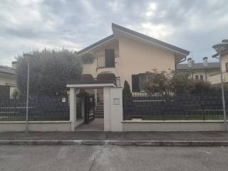 Villa in in vendita da privato a parabiago via caduti di nassiriya, 59d